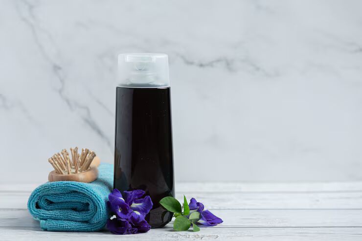 Organic Dandruff Shampoo Explained: Basics, Ingredients, and Scalp Health Insights