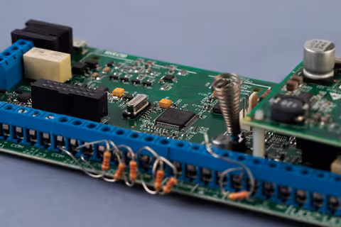 Explore CPLDs: A Beginner’s Guide to Complex Programmable Logic Devices