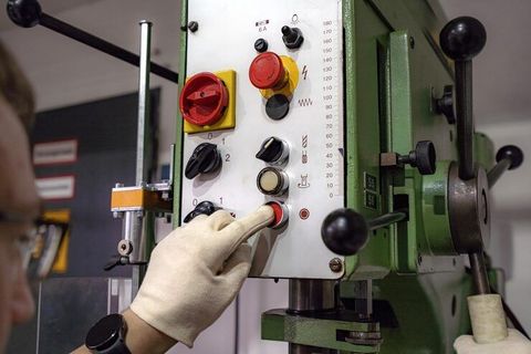 Plastic Lid Making Machines: A Guide to Moulding Technology and Production Methods